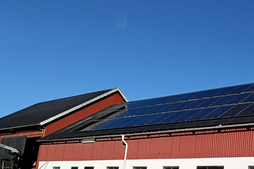 Solceller på en lada