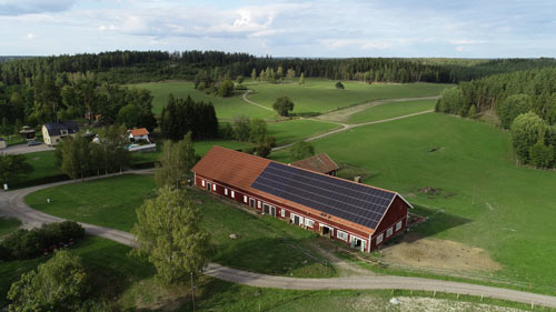 Lantbrukstak med effektiva och snygga solpaneler från PPAM.
