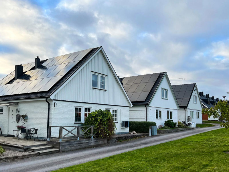 Villa med solceller på taket
